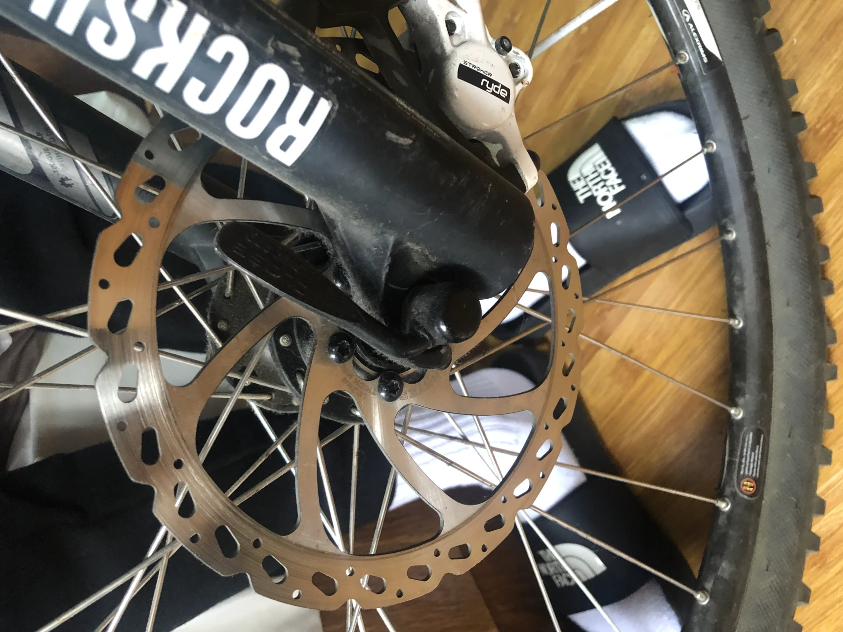 1. Bicicleta Cube Acid cu roti de 26