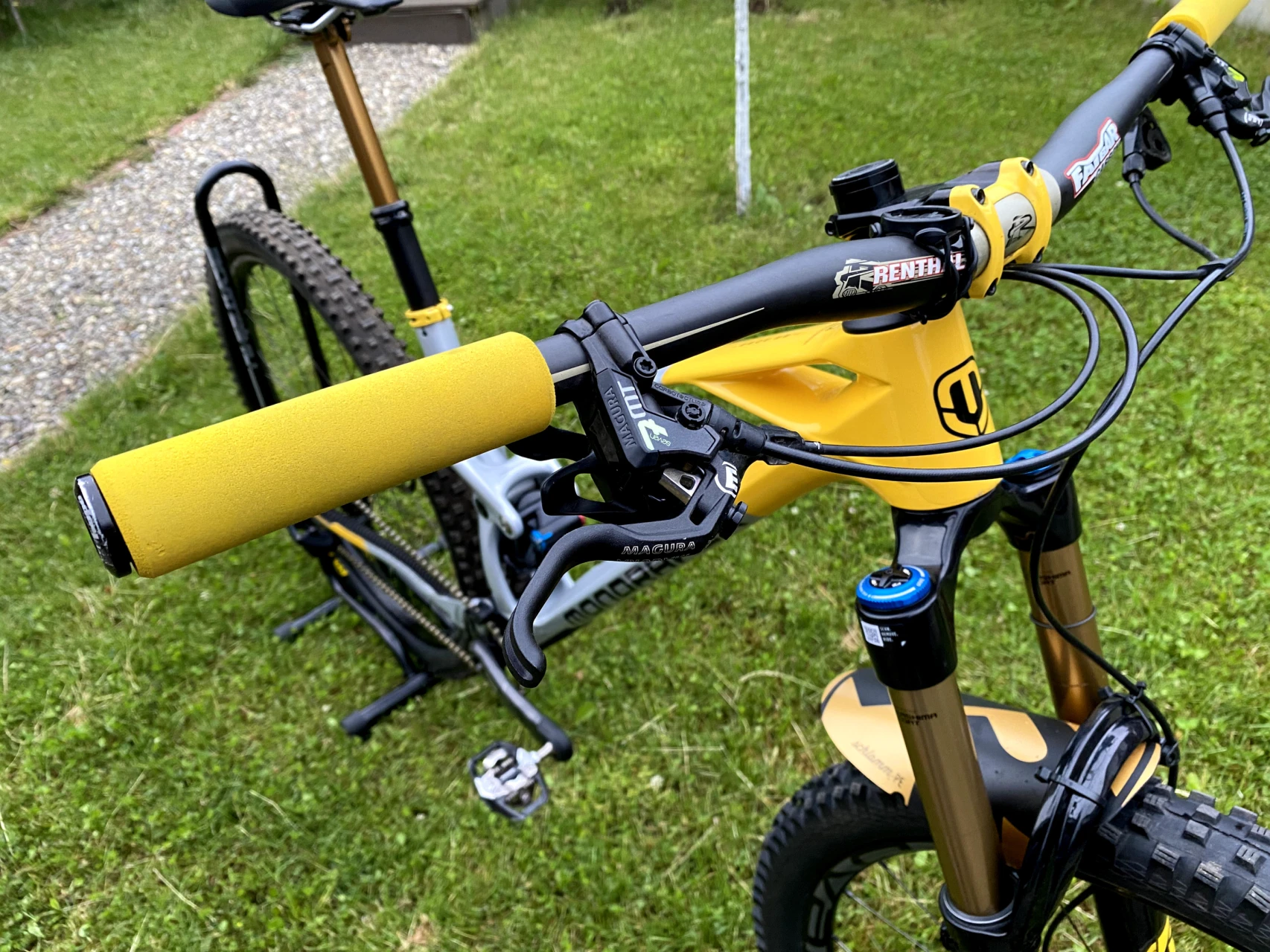 1. Mondraker Raze RR