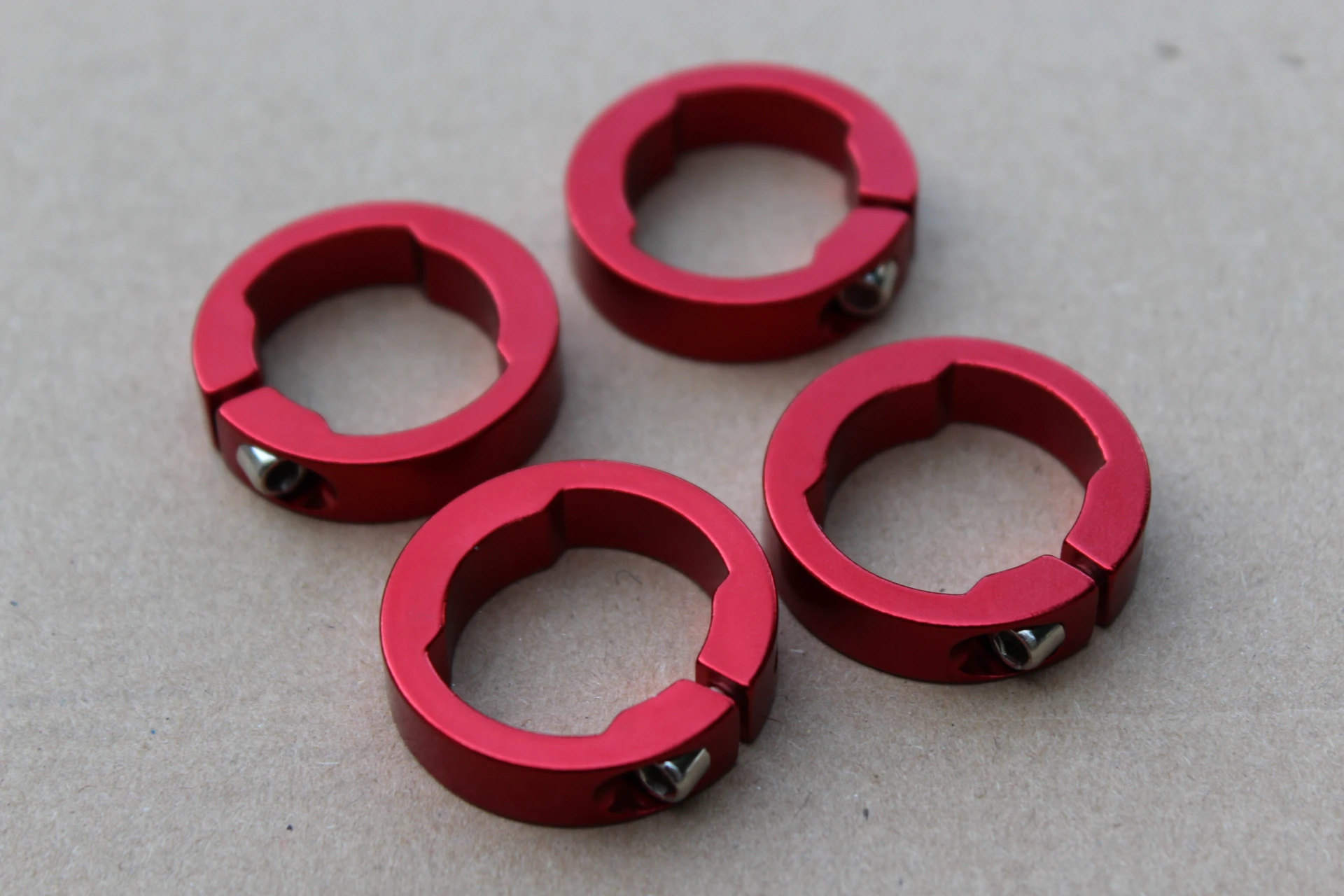 1. On-Off inele Lock-On - visiniu