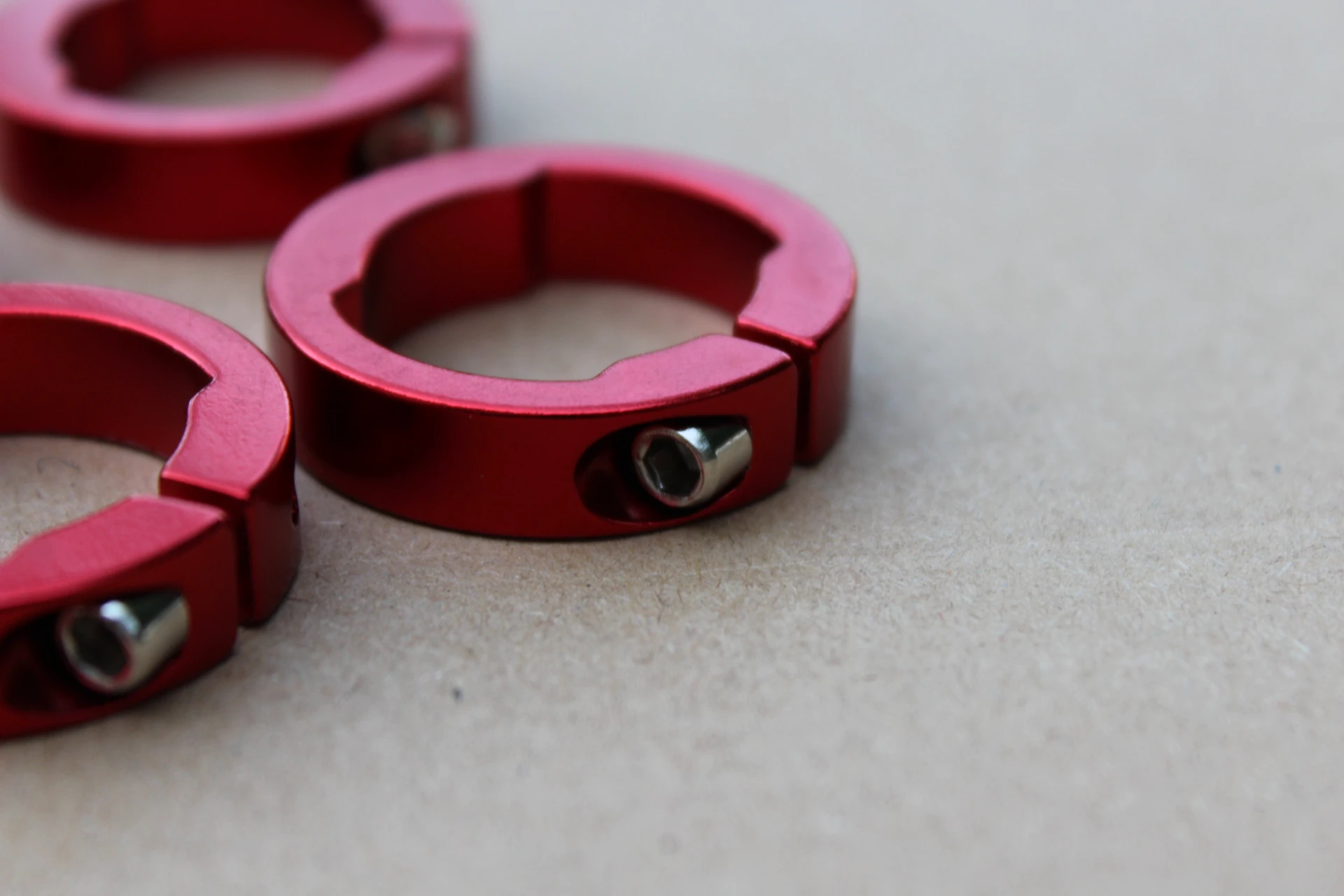 3. On-Off inele Lock-On - visiniu