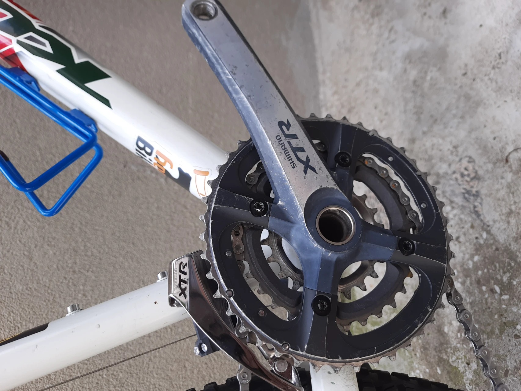 1. Bicicleta Kona / full XTR / 10 kg