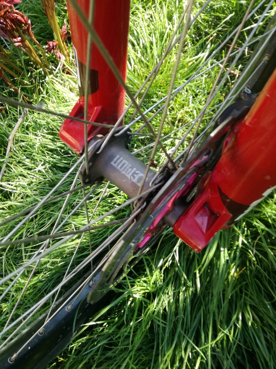 1. Bicicleta full suspension Duncon CaneCorso