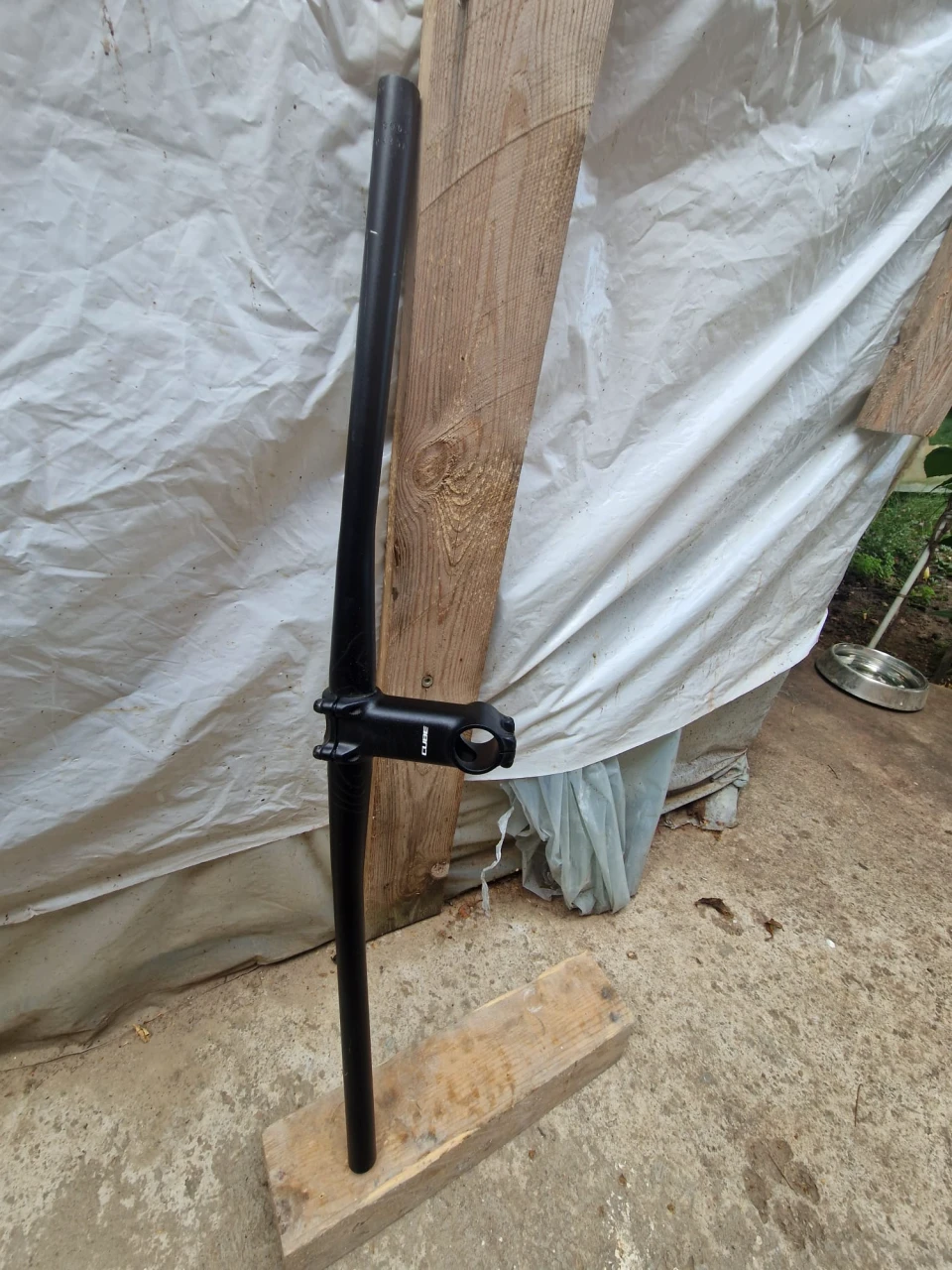 1. Ghidon CUBE Flat Race Bar Pro + pipa