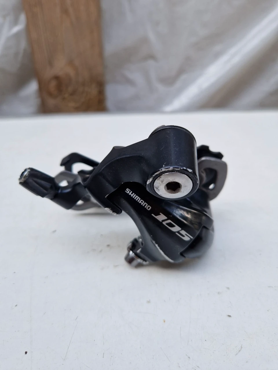 1. Schimbator shimano 105 rd 5701 10 s