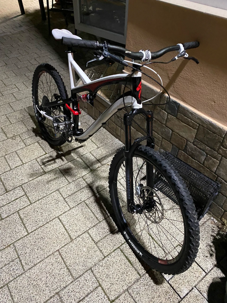 1. Specialized camber elite 2012