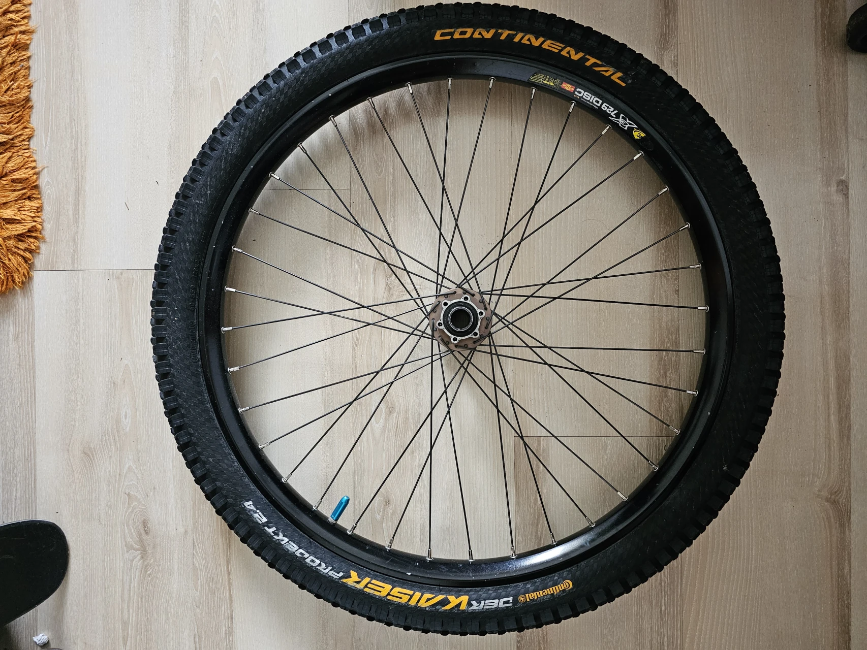 2. Roata fata 26 downhill Mavic 729 Disc Novatec