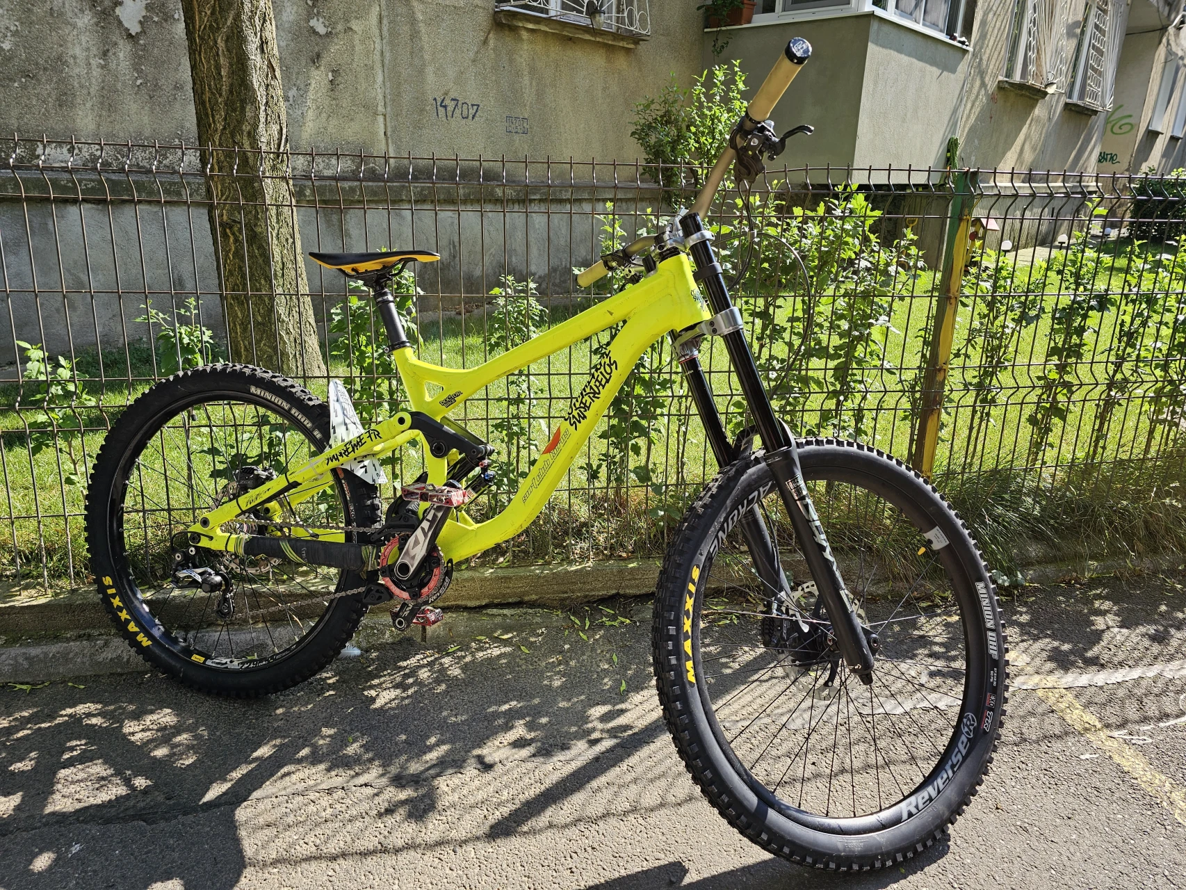 7. Commencal 26/27.5 Supremme Fr Downhill