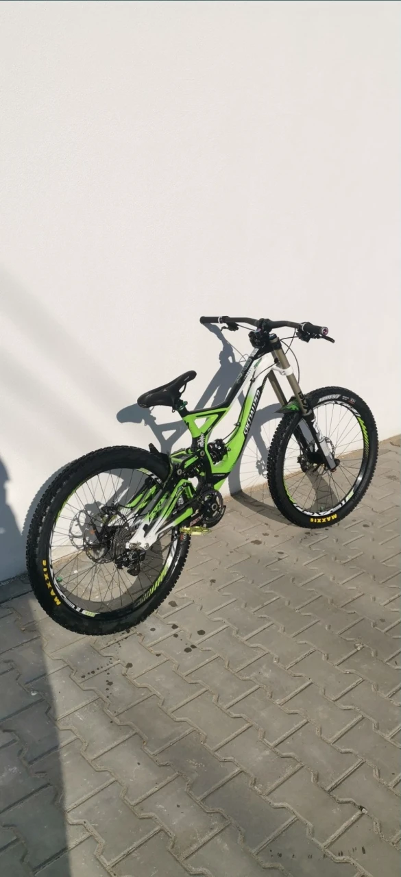 1. Specialized demo 8 2012 / Schimb enduro