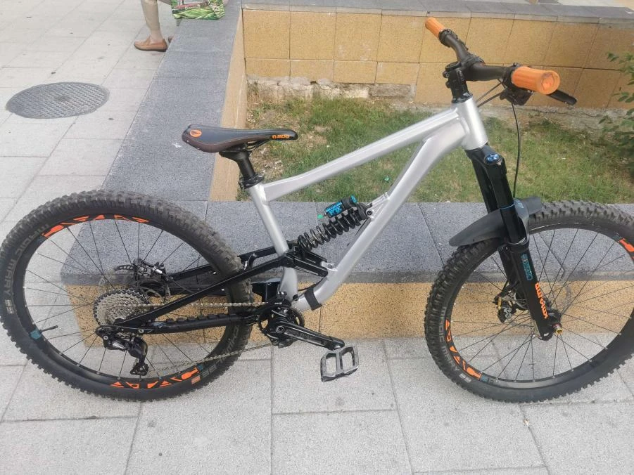 1. Cube Hanzz 190 Race 27.5 2020