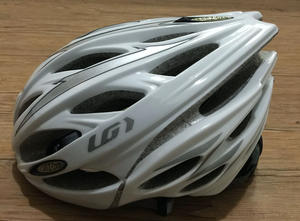 5. Cască Louis Garneau Exo-Nerve M