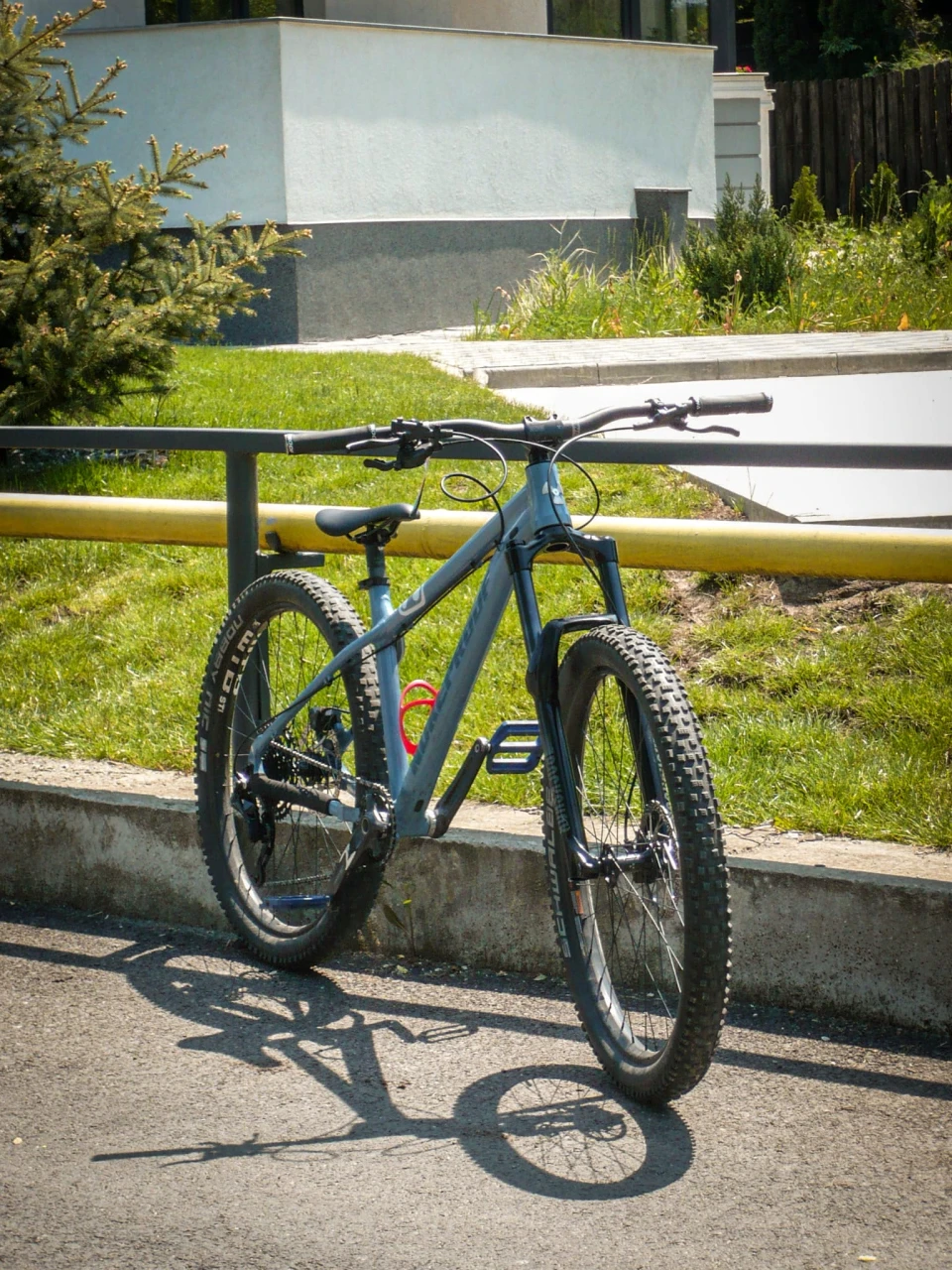 1. Nukeproof Scout 275 Race 2021