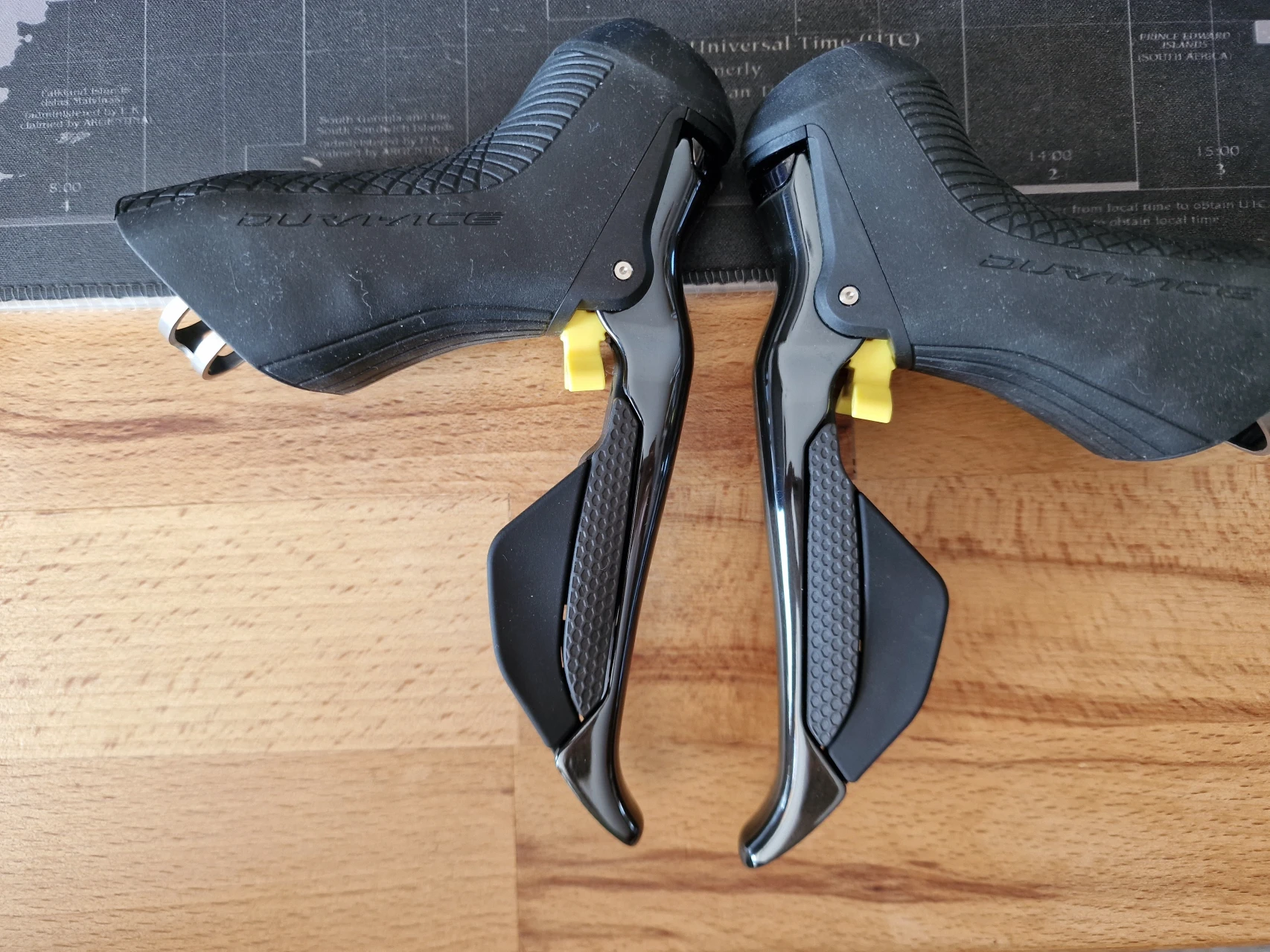 7. Groupset Shimano DuraAce R9170 DI2