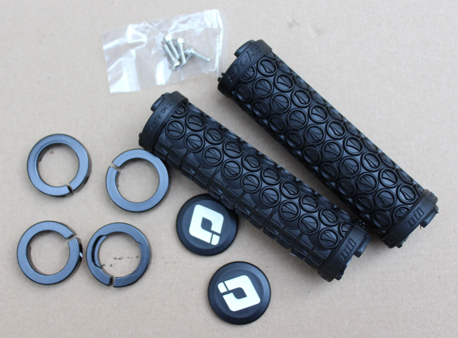 2. ODI SDG Hansolo Lock-On grips - negru