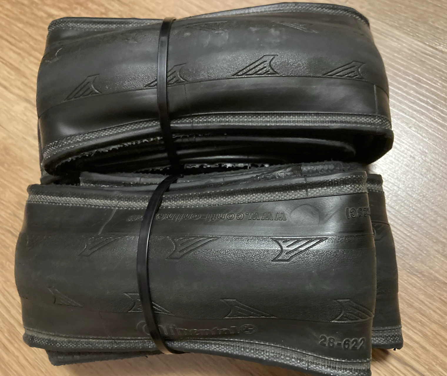 1. Vand anvelope Continental Ultrasport 28-622