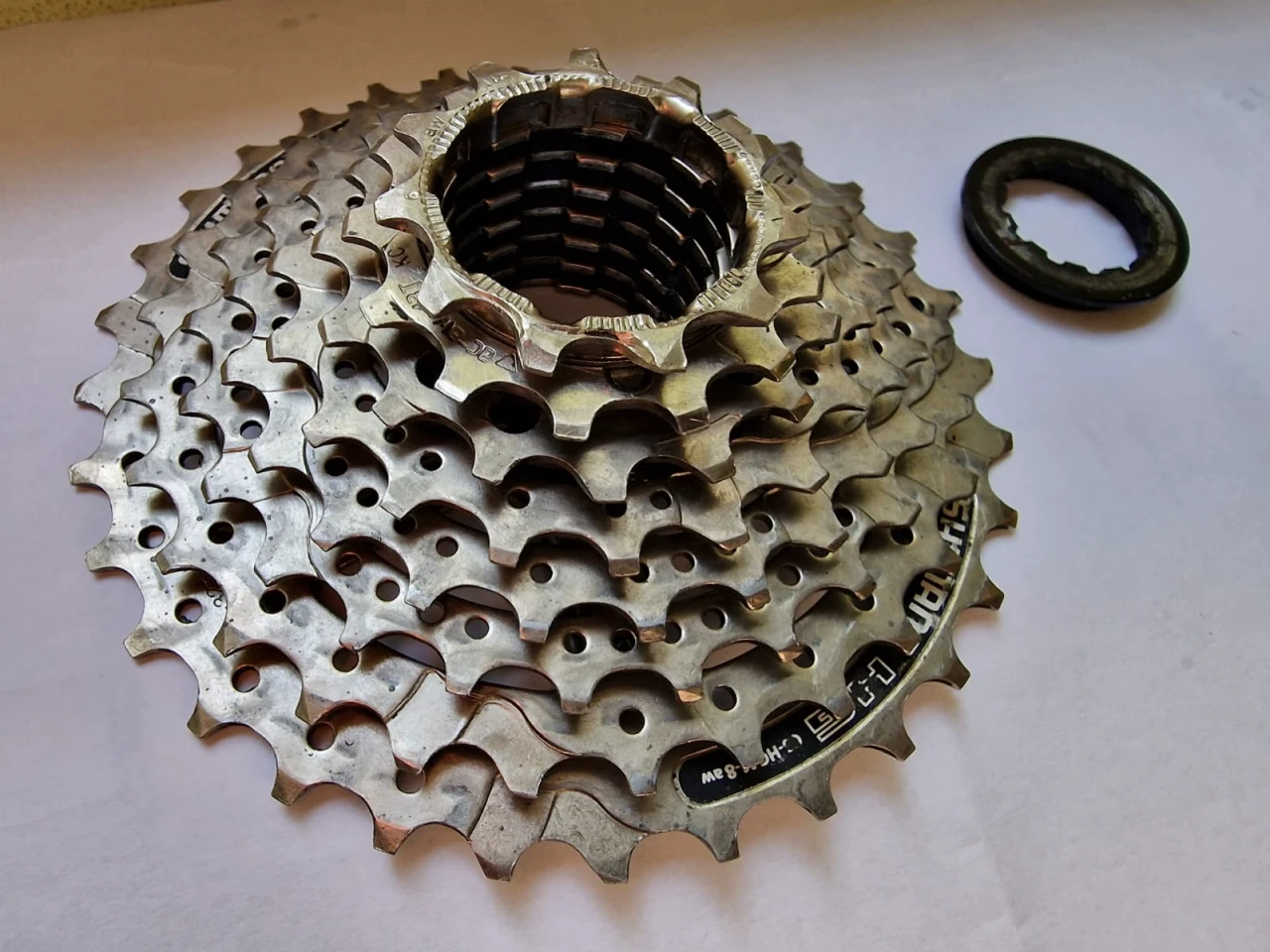 3. Caseta pinioane Shimano CS-HG41-8aw 11-32T