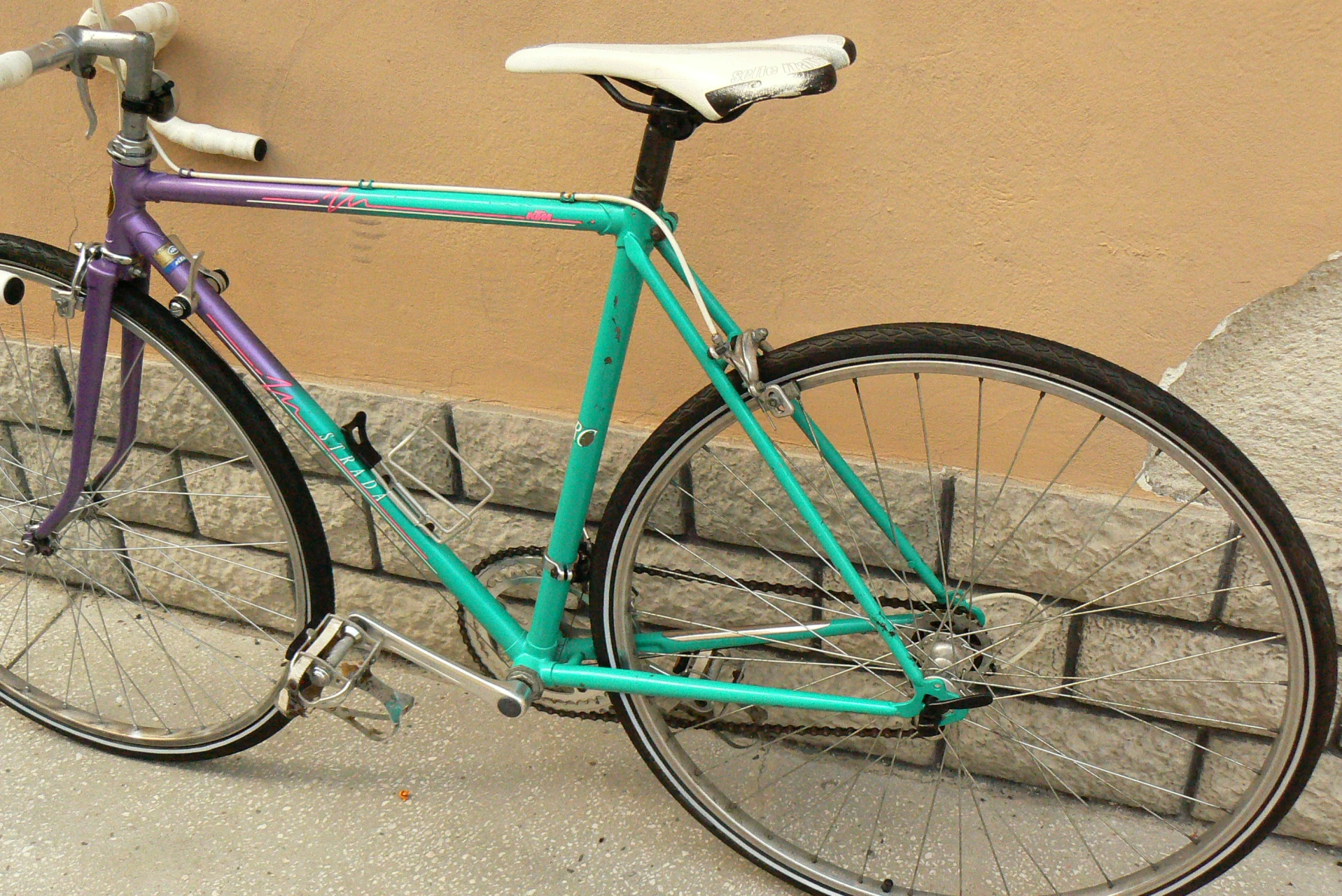 1. Bicicleta semicurisiera vintage KTM