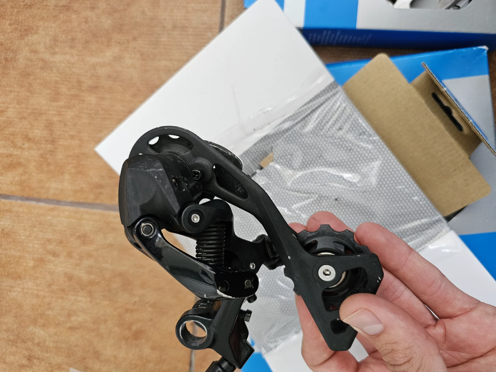 1. Deraior Shimano 105 11 viteze r7000
