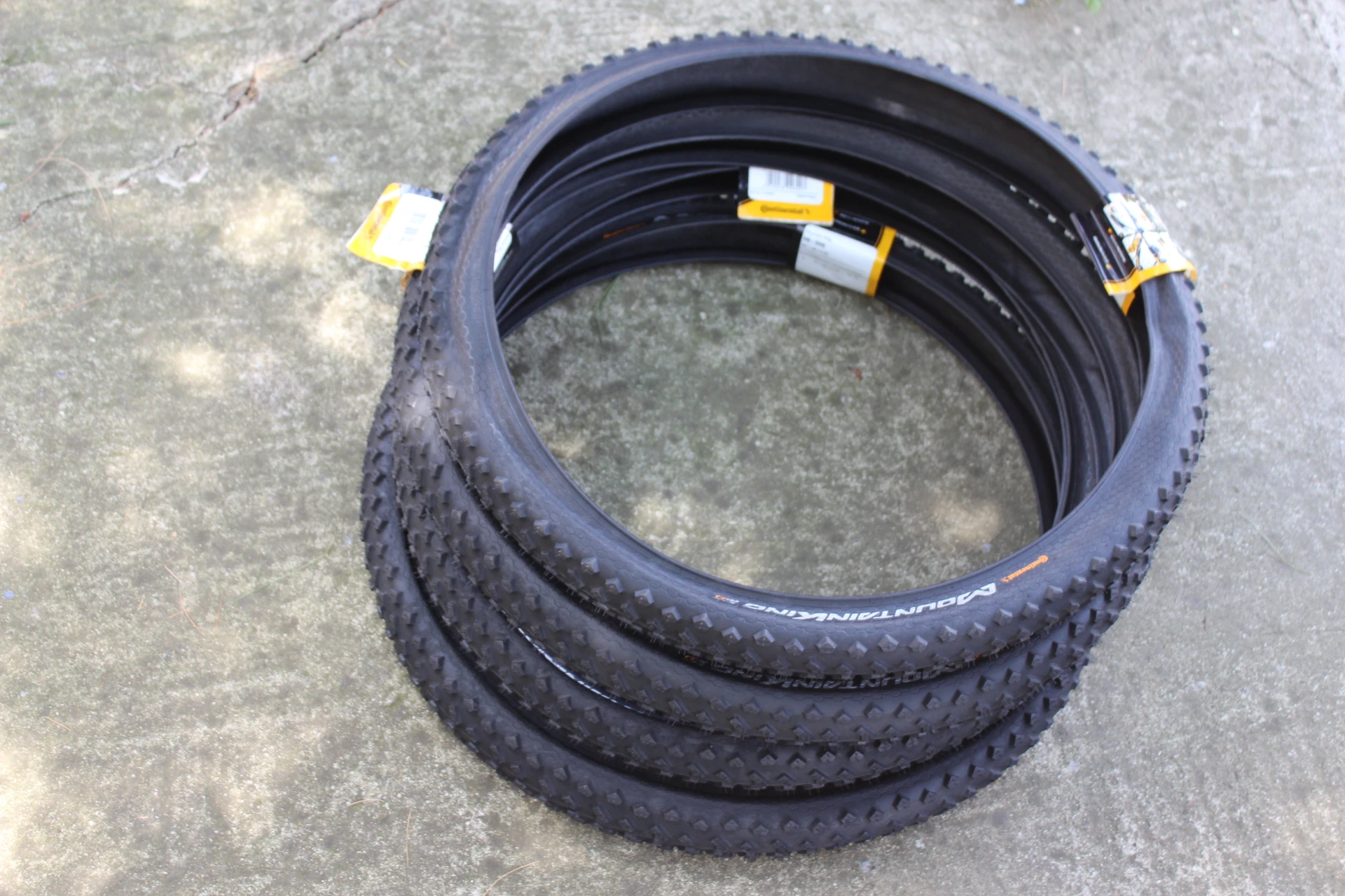 1. Continental Mountain King Performane 26x2.3 - E25