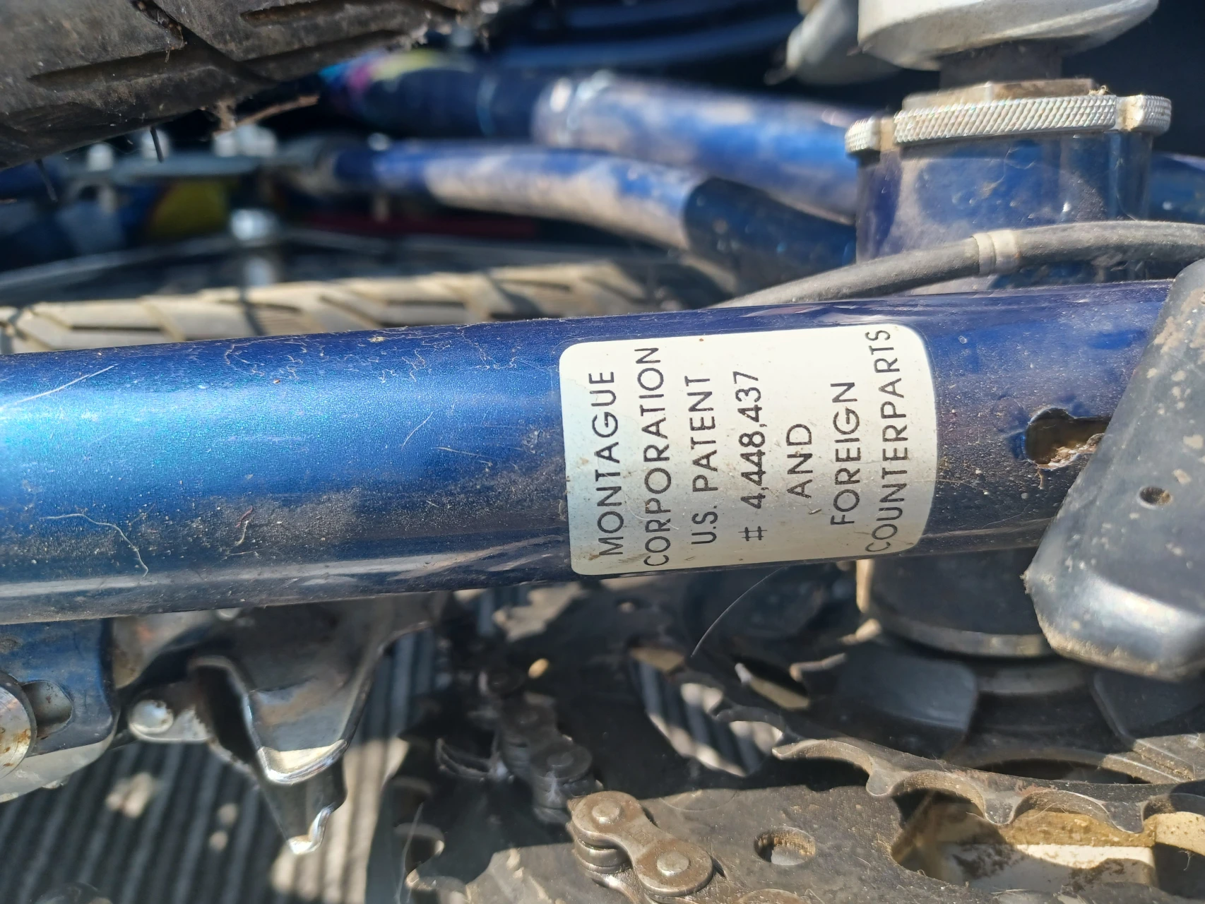 1. Vând bicicleta montague pliabila. Roti 28