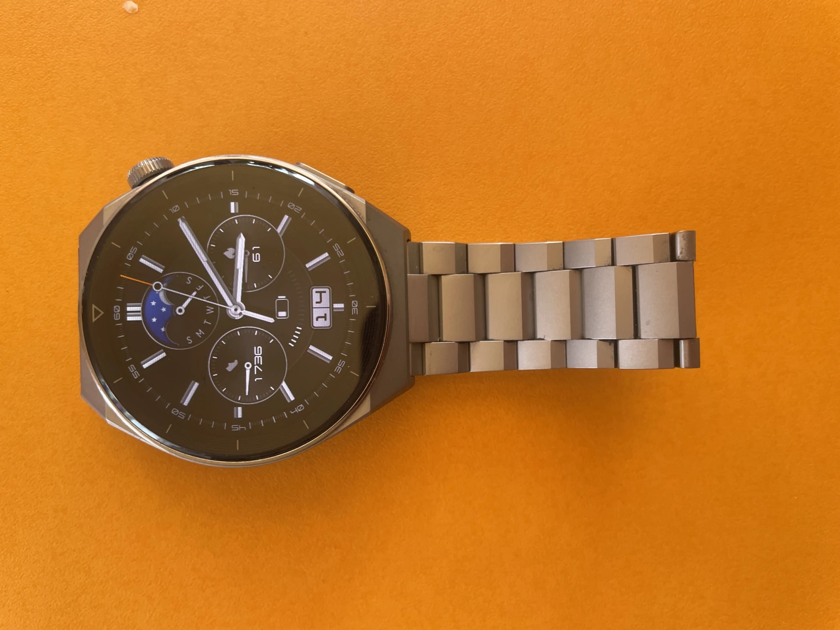 1. Huawei GT 3 pro titanium