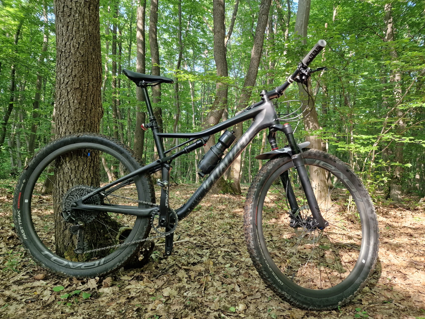 1. MTB Specialized Epic Expert carbon