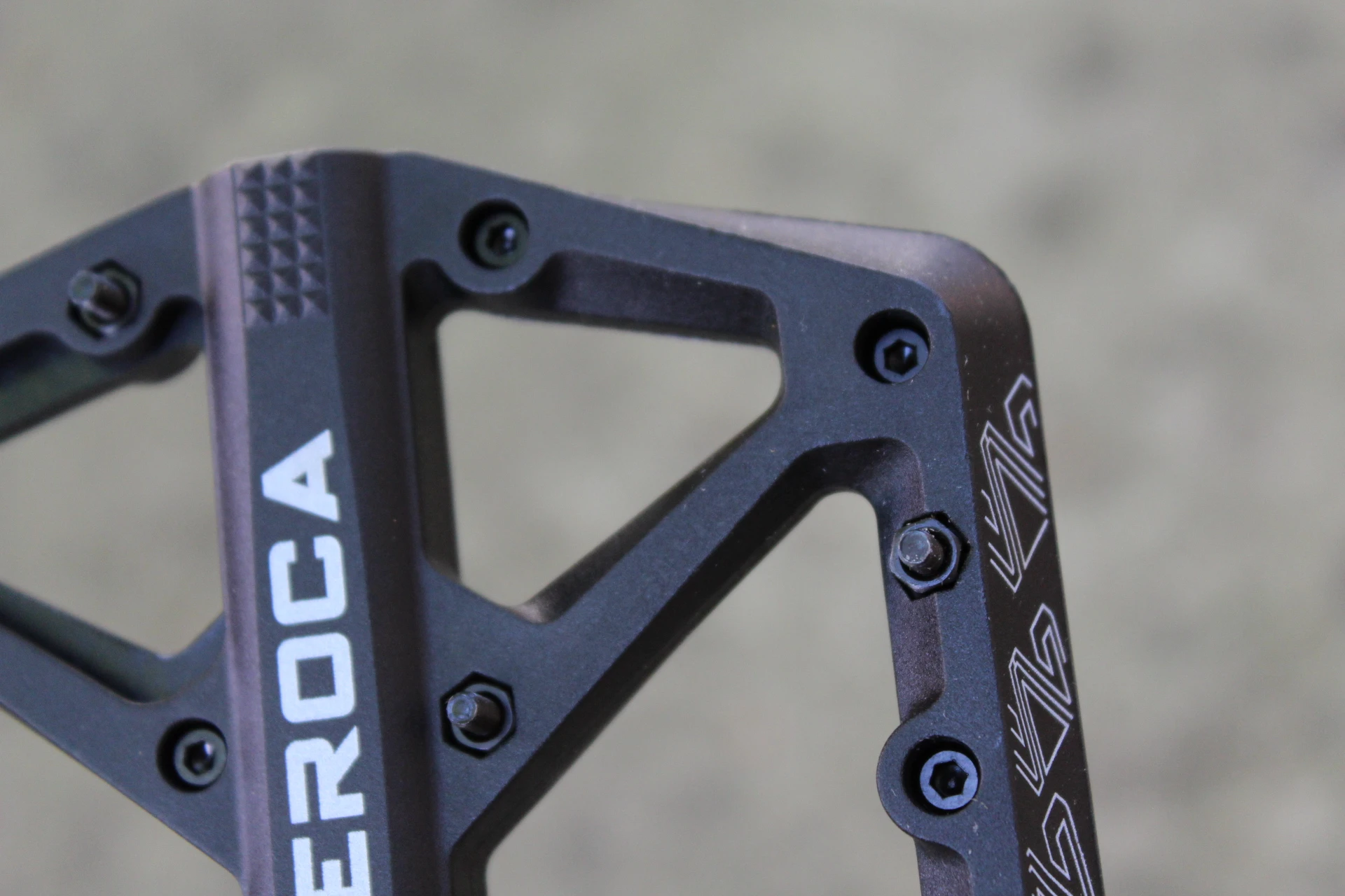4. Meroca Slim - Nylon Flat Pedal - Negru