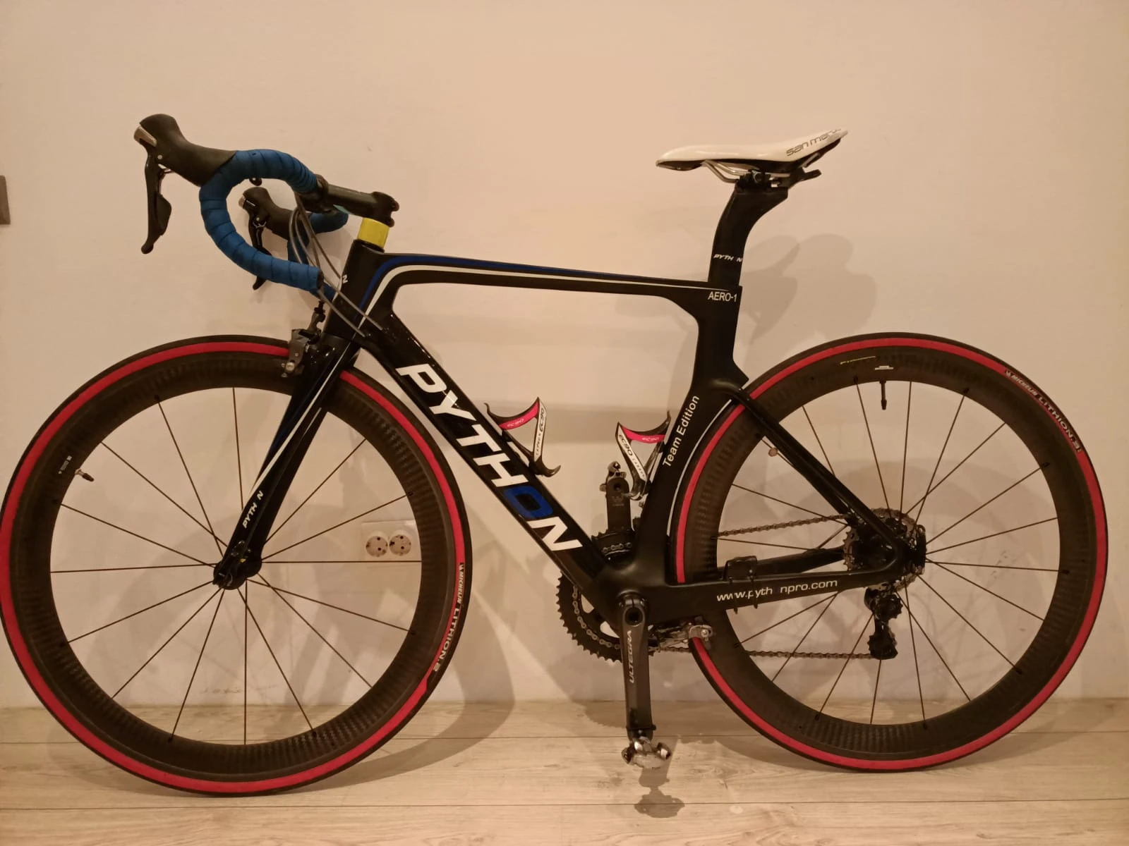 9. Cursiera Python AERO-1 Team Edition, Marimea S-M, 52cm