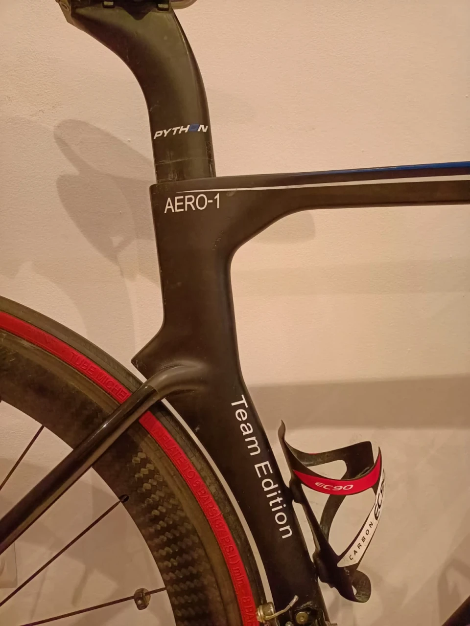 7. Cursiera Python AERO-1 Team Edition, Marimea S-M, 52cm