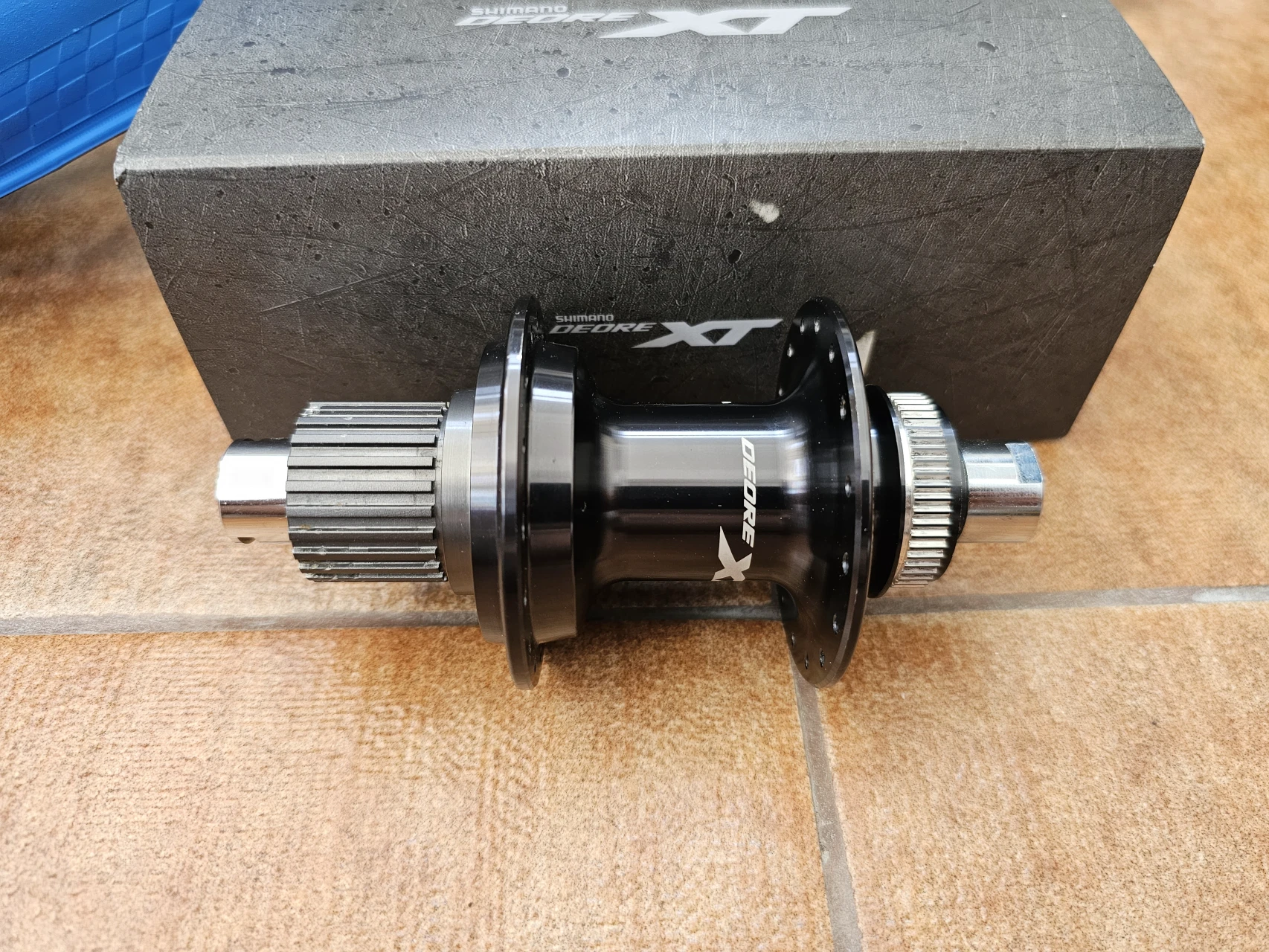 2. Butuc shimano xt microspline 12x142 32 spite