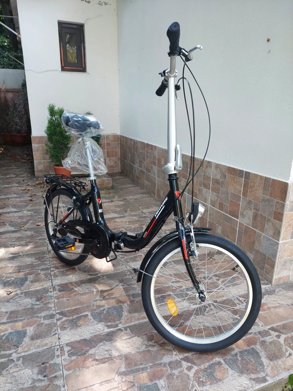 1. Bicicleta pliabila