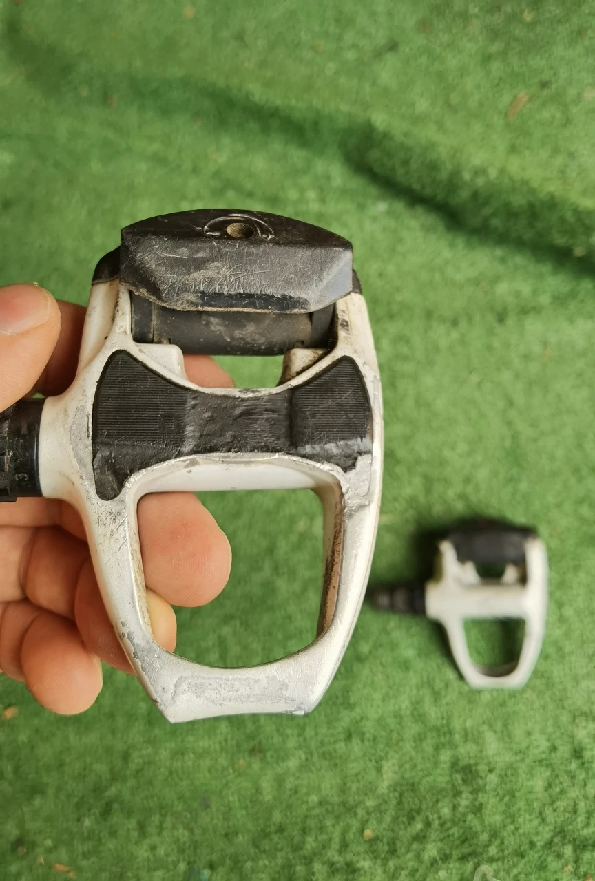 2. Pedale rapide cursiera Shimano SPD
