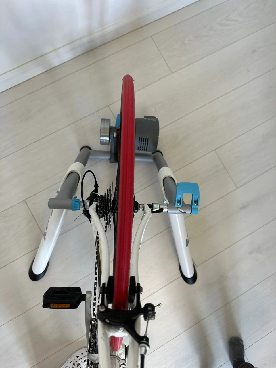 1. Home Tainer Flow Smart T2240, tacx
