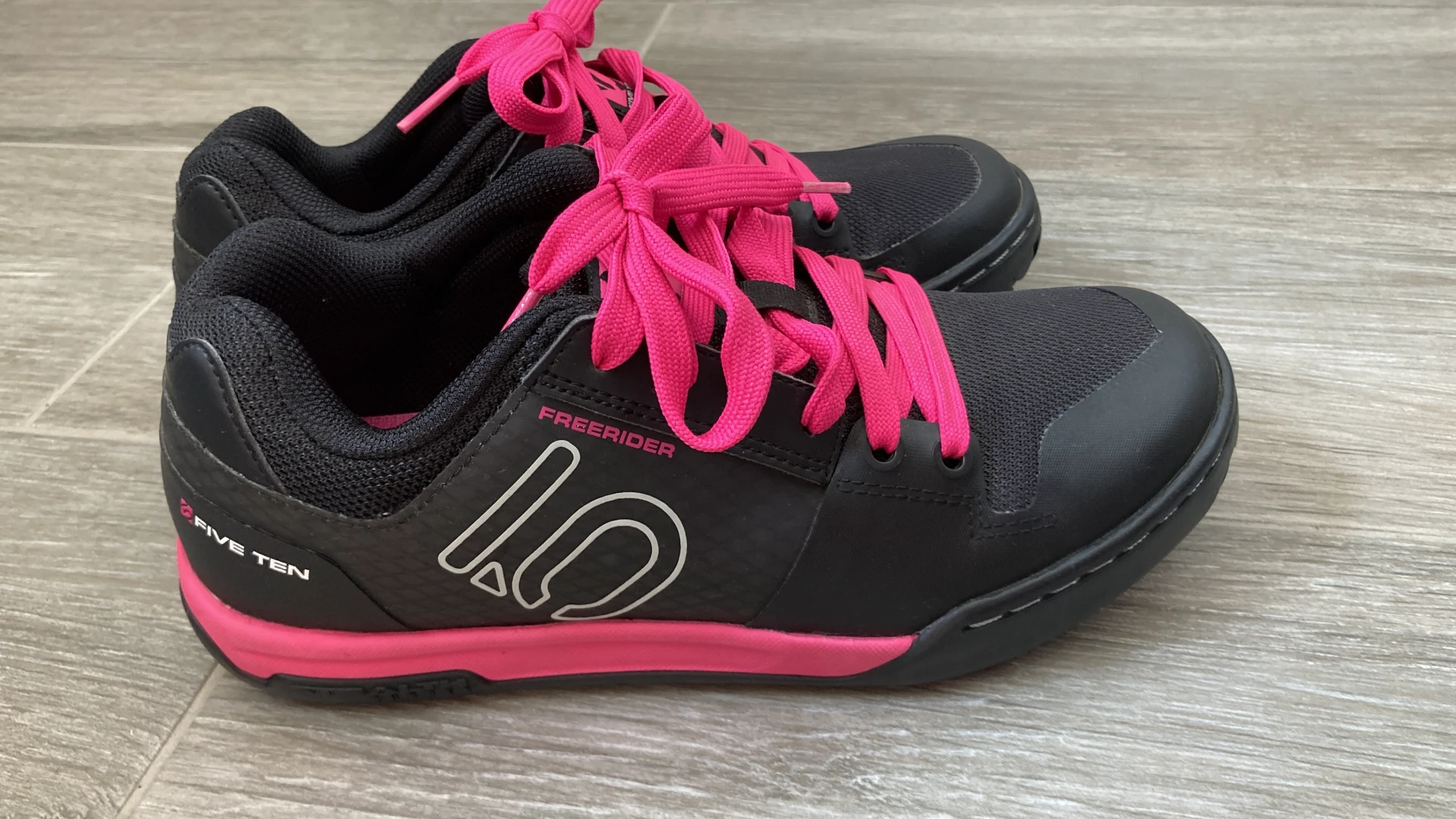 1. Five Ten Freerider marime 39