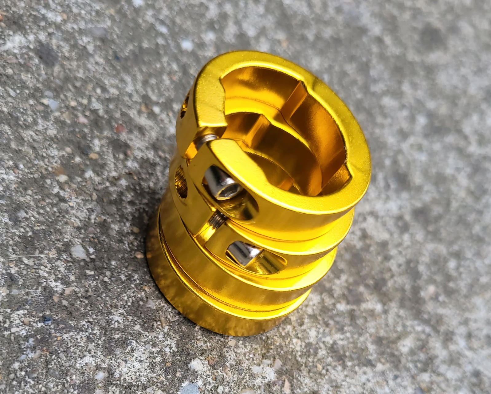 1. On-Off inele Lock-On pentru manson bicicleta - auriu eloxat
