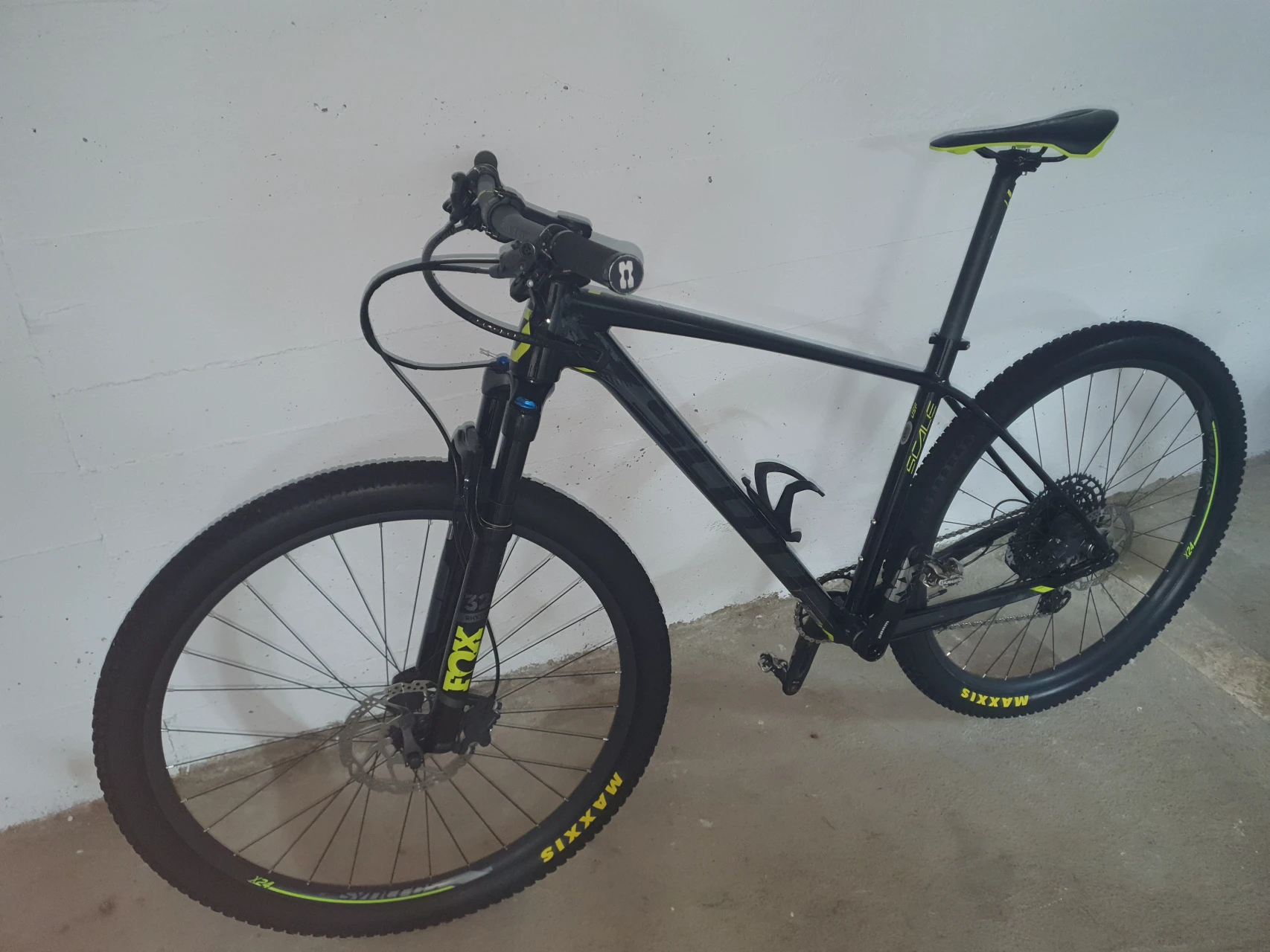3. Scott Scale 950