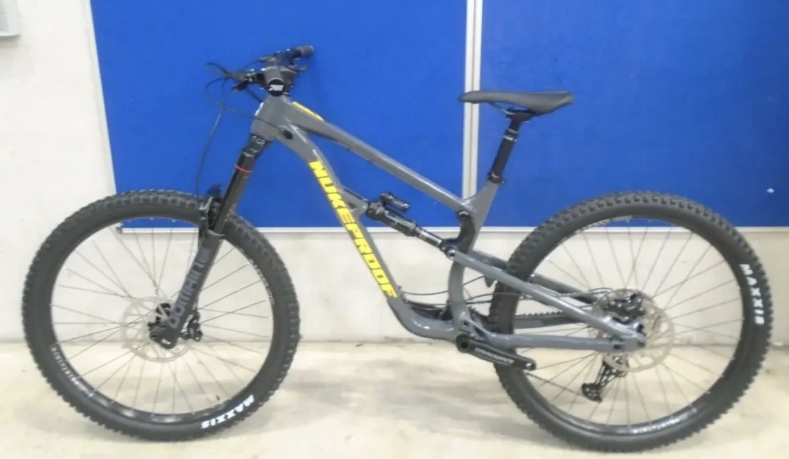 10. Bicicleta MTB Nukeproof Mega 290 L