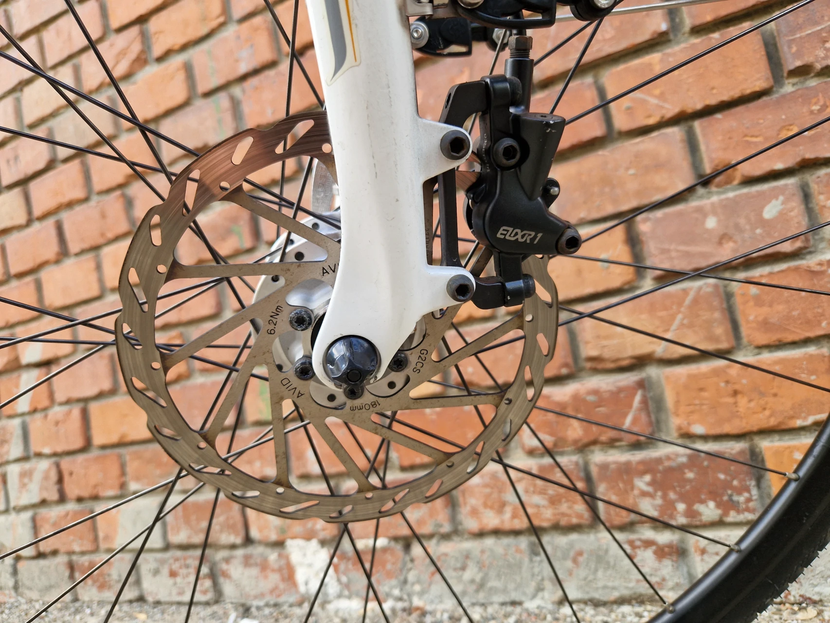 1. Bicicleta kalkhoff sting x9