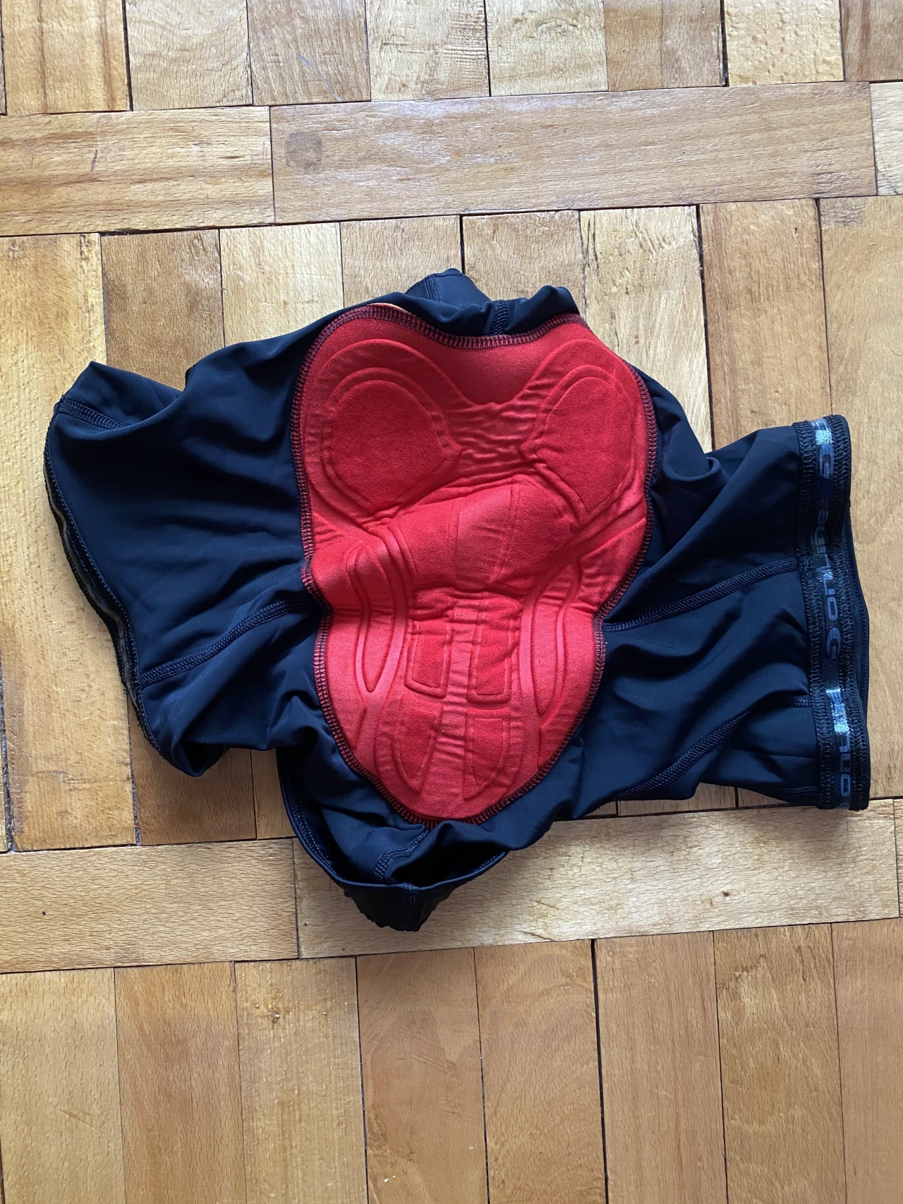 1. Pantaloni Online L