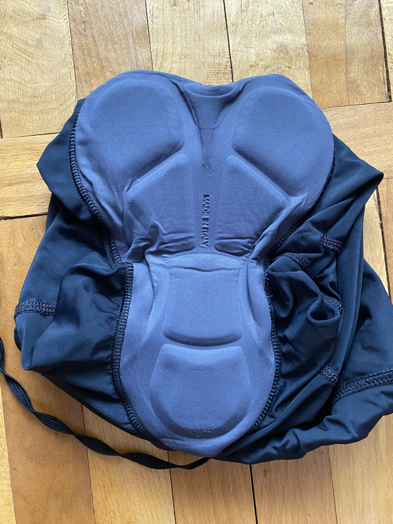 1. Pantaloni mărimea 38 Dama