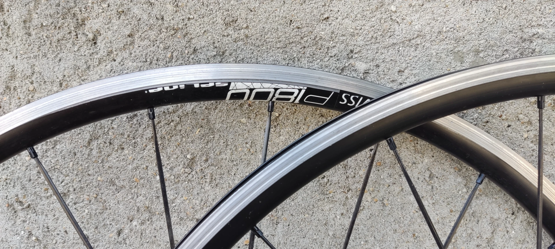 5. DT Swiss P 1800 SPLINE 23