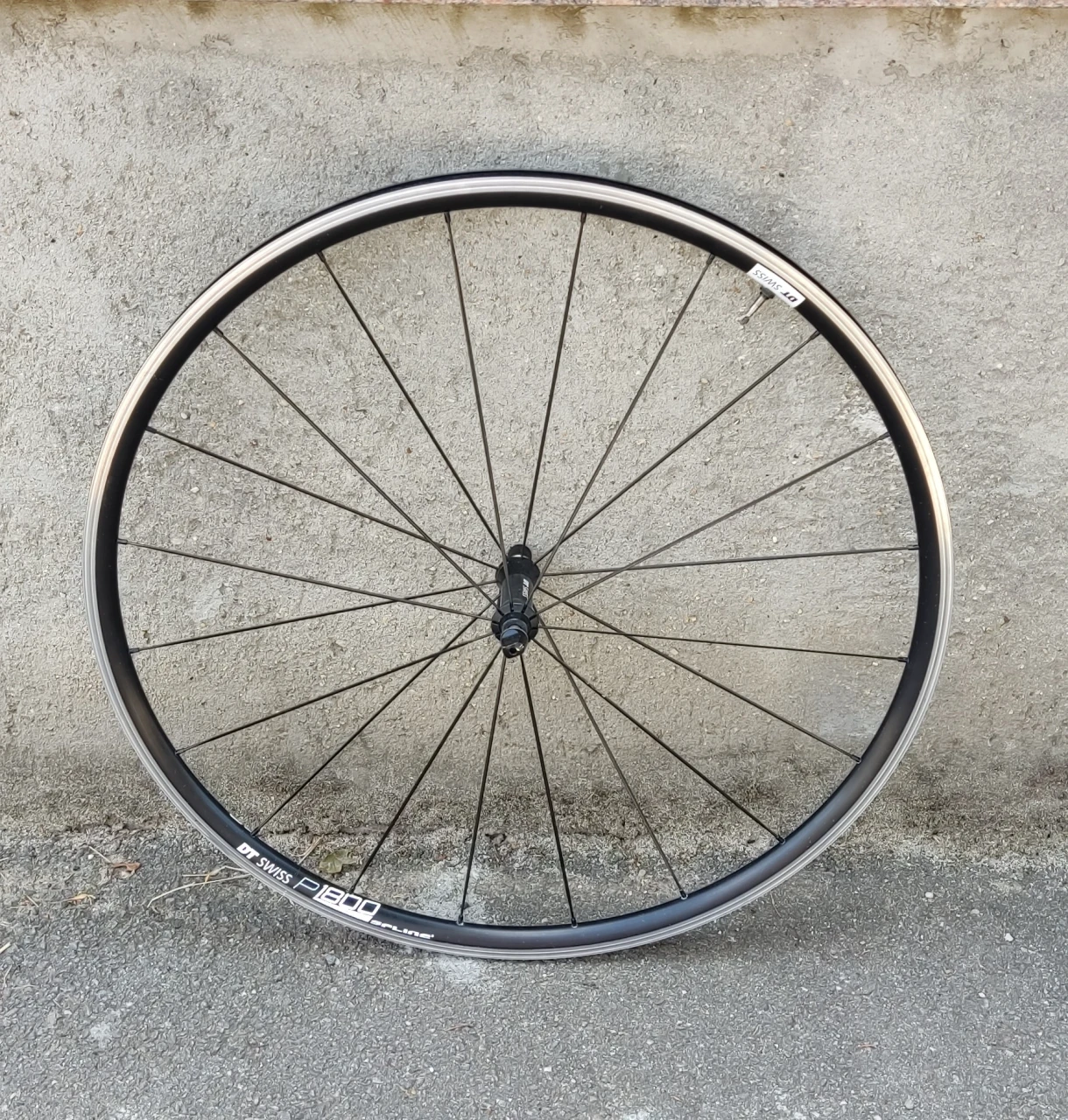2. DT Swiss P 1800 SPLINE 23