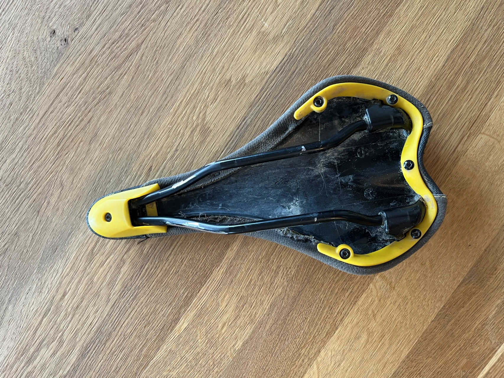 1. Sa Nukeproof Sam Hill Edition