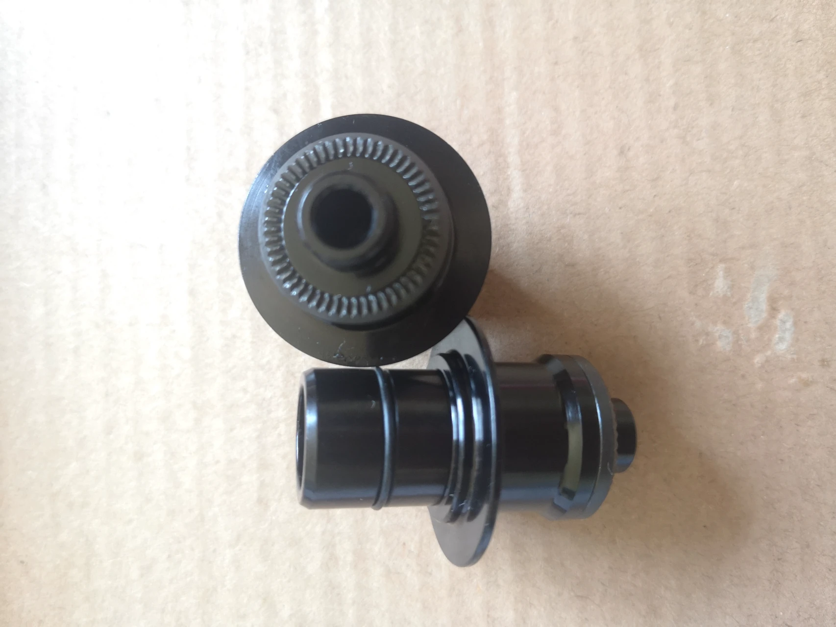 1. Dt swiss kit conversie butuc fata