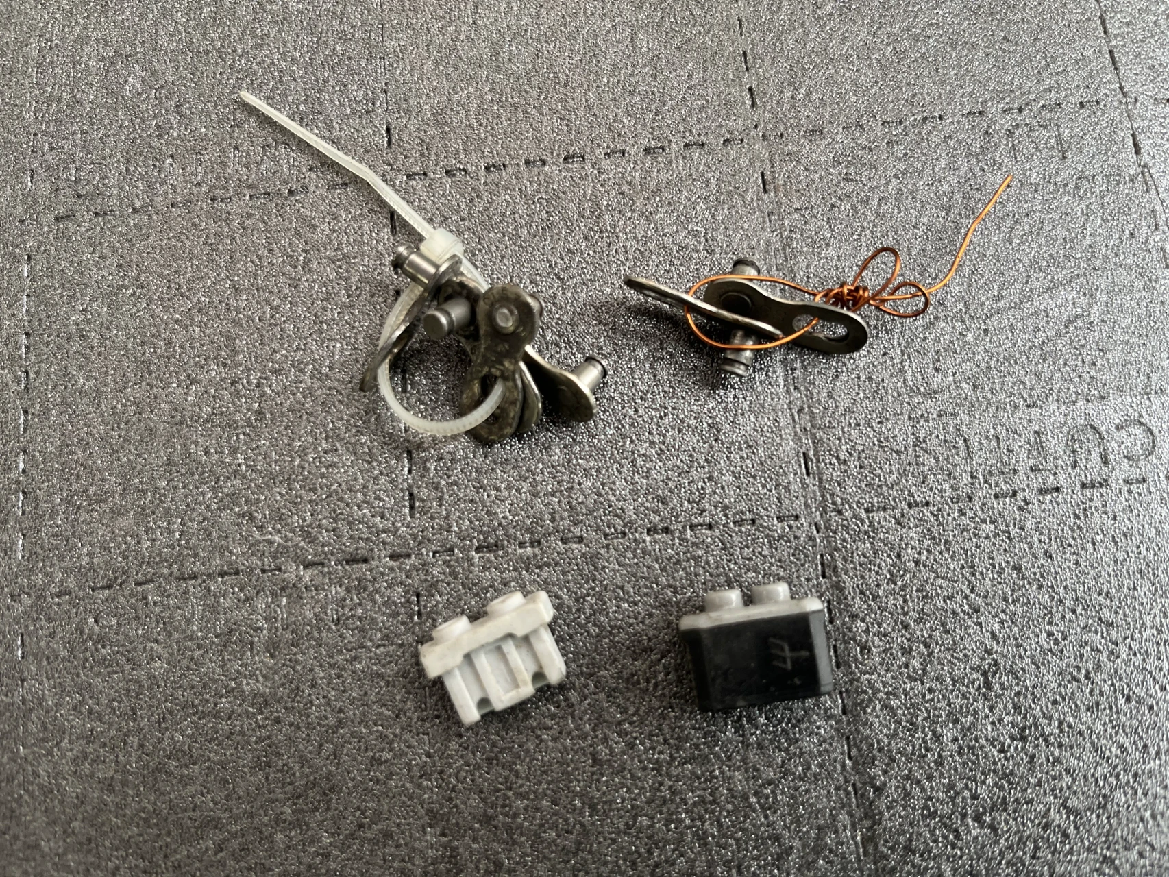 1. Cheite lant si Mufa conector dinam