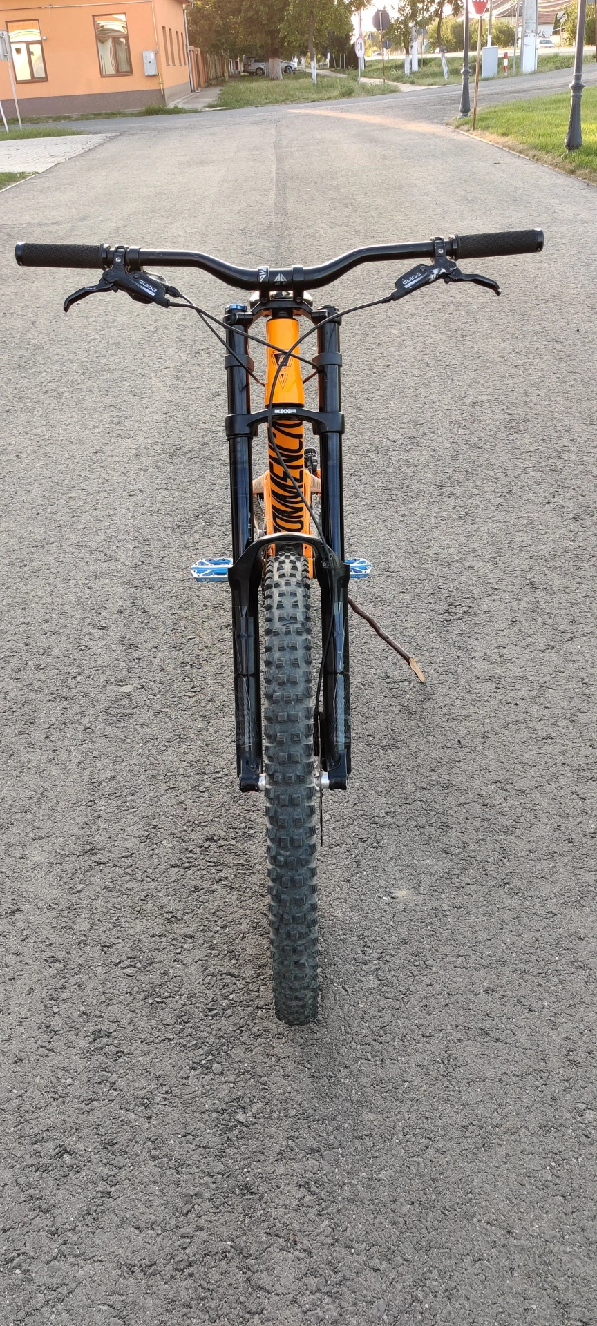 1. Commencal furious 2018