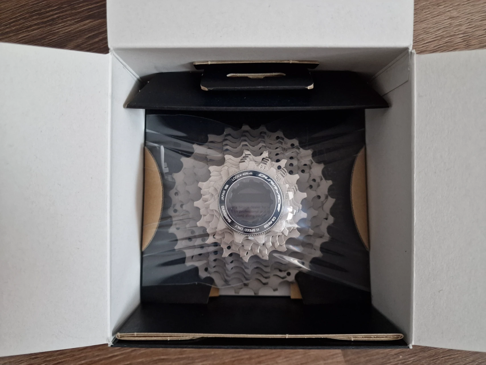 1. Casetă 11 pinioane Shimano Dura ace CS-R9100 11-28