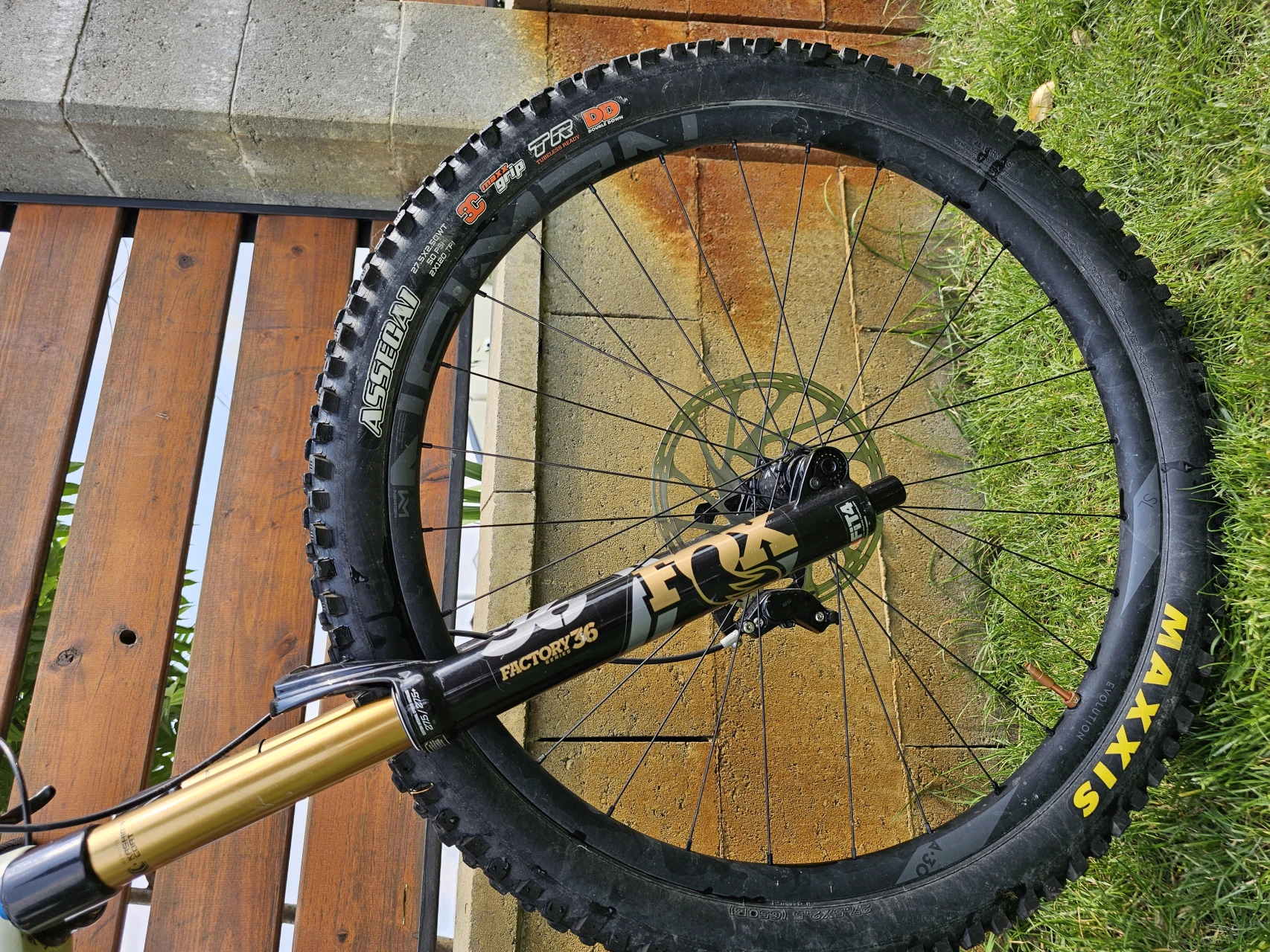 1. Vand MTB Radon Jab 2021 Full Carbon