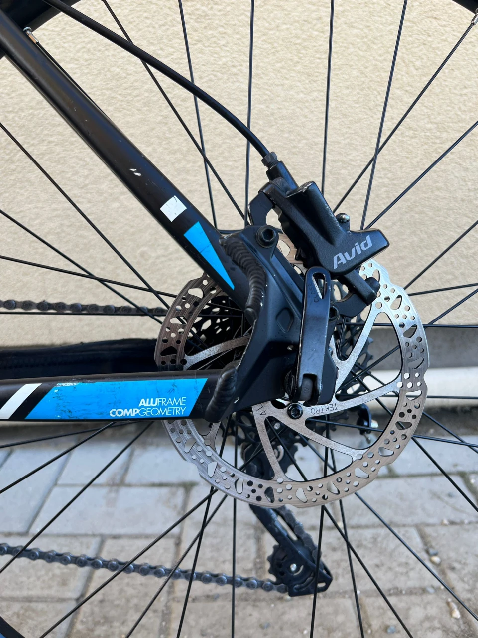 1. Btwin Rockrider 560 (2017)