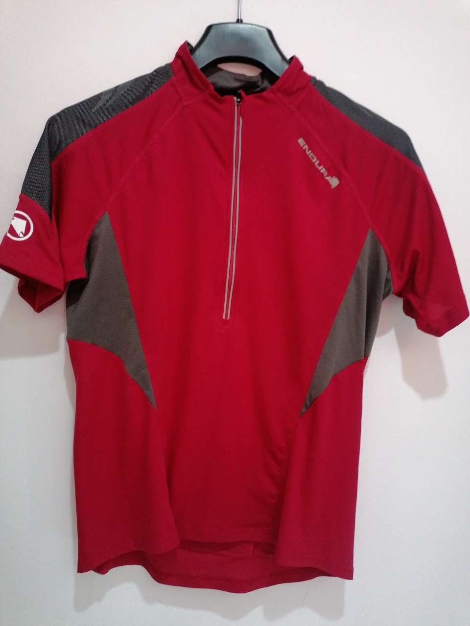 1. Endura Hummvee Jersey size S