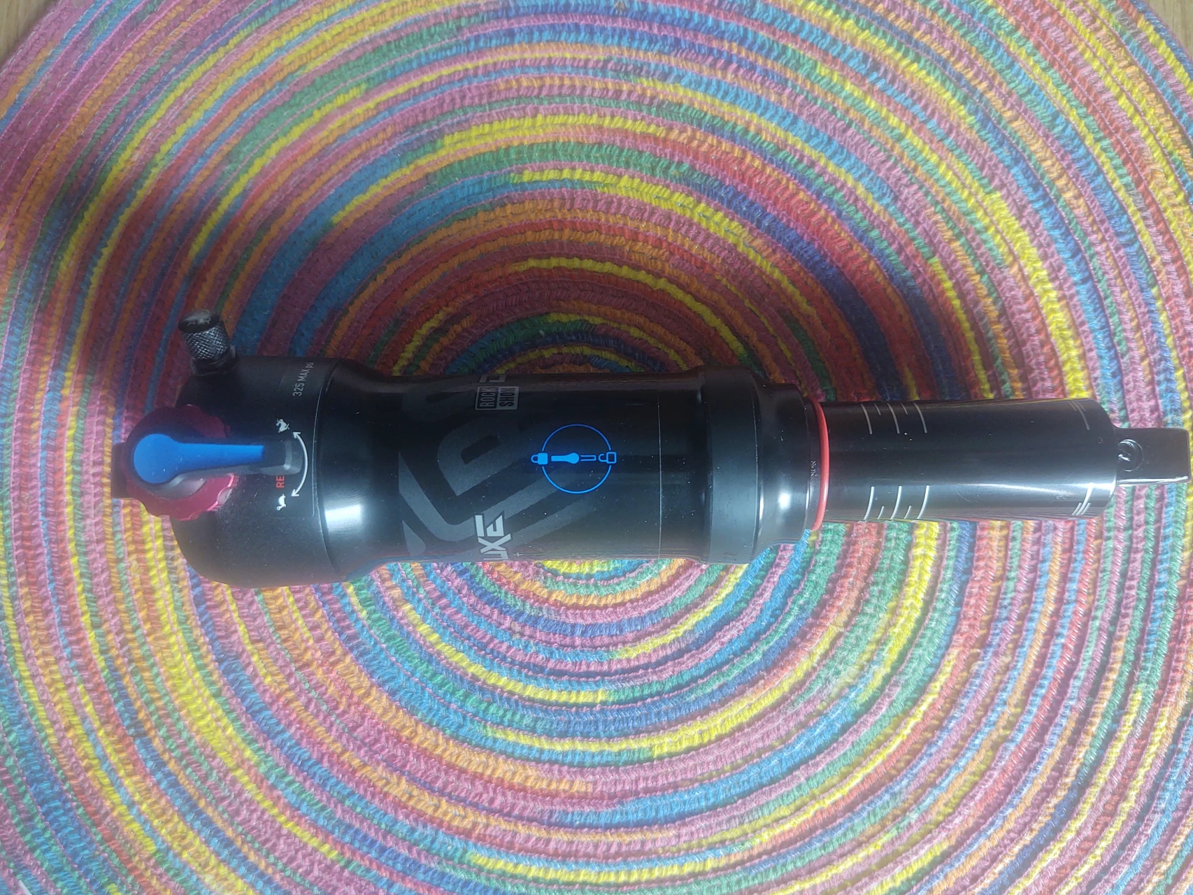 1. Vand Amortizor Rockshox
